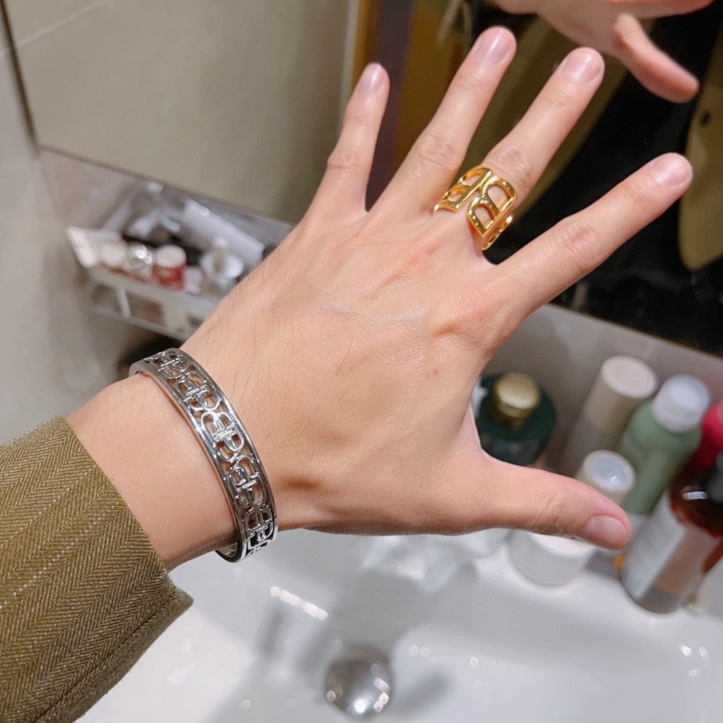 Ba1en*iaga bracelets